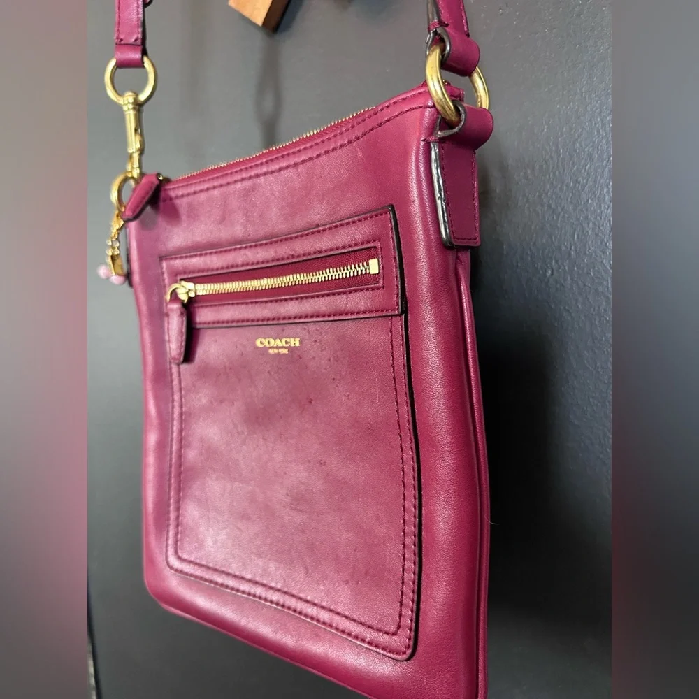 Coach 47989 Legacy Leather
Swingpack Crossbody Bag - Picture 16 of 16